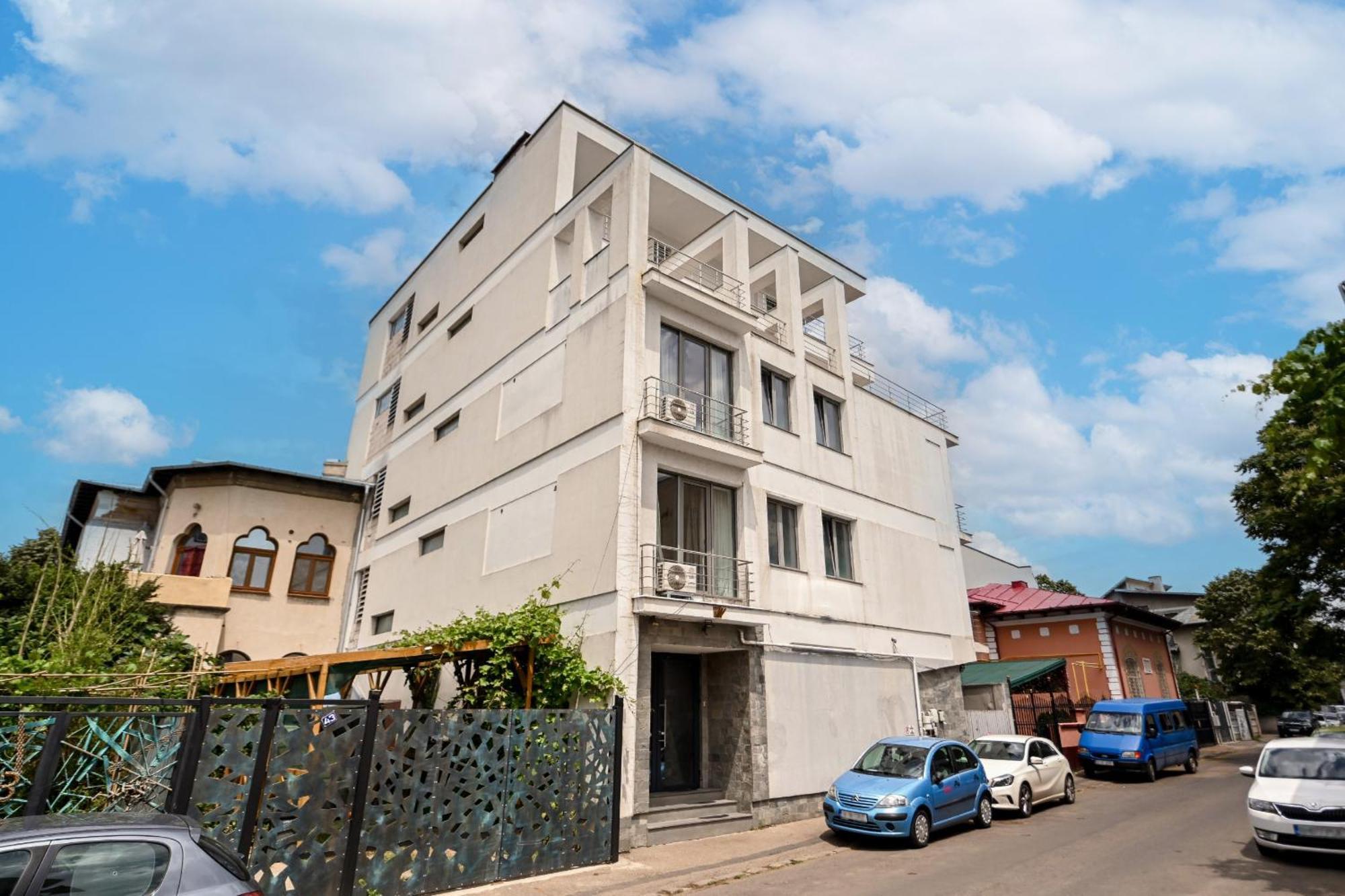 Urban Elegance - Stylish Central Accommodation Букурещ Екстериор снимка