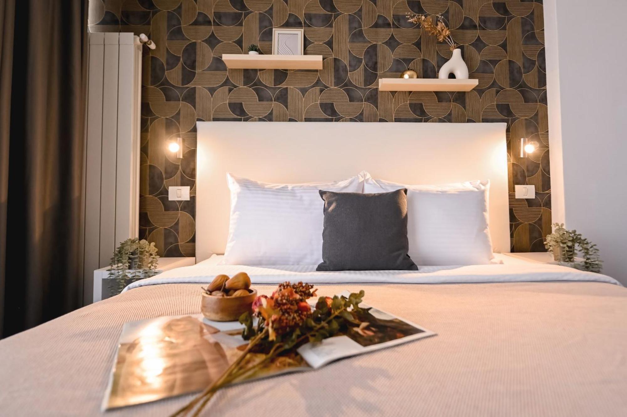Urban Elegance - Stylish Central Accommodation Букурещ Екстериор снимка