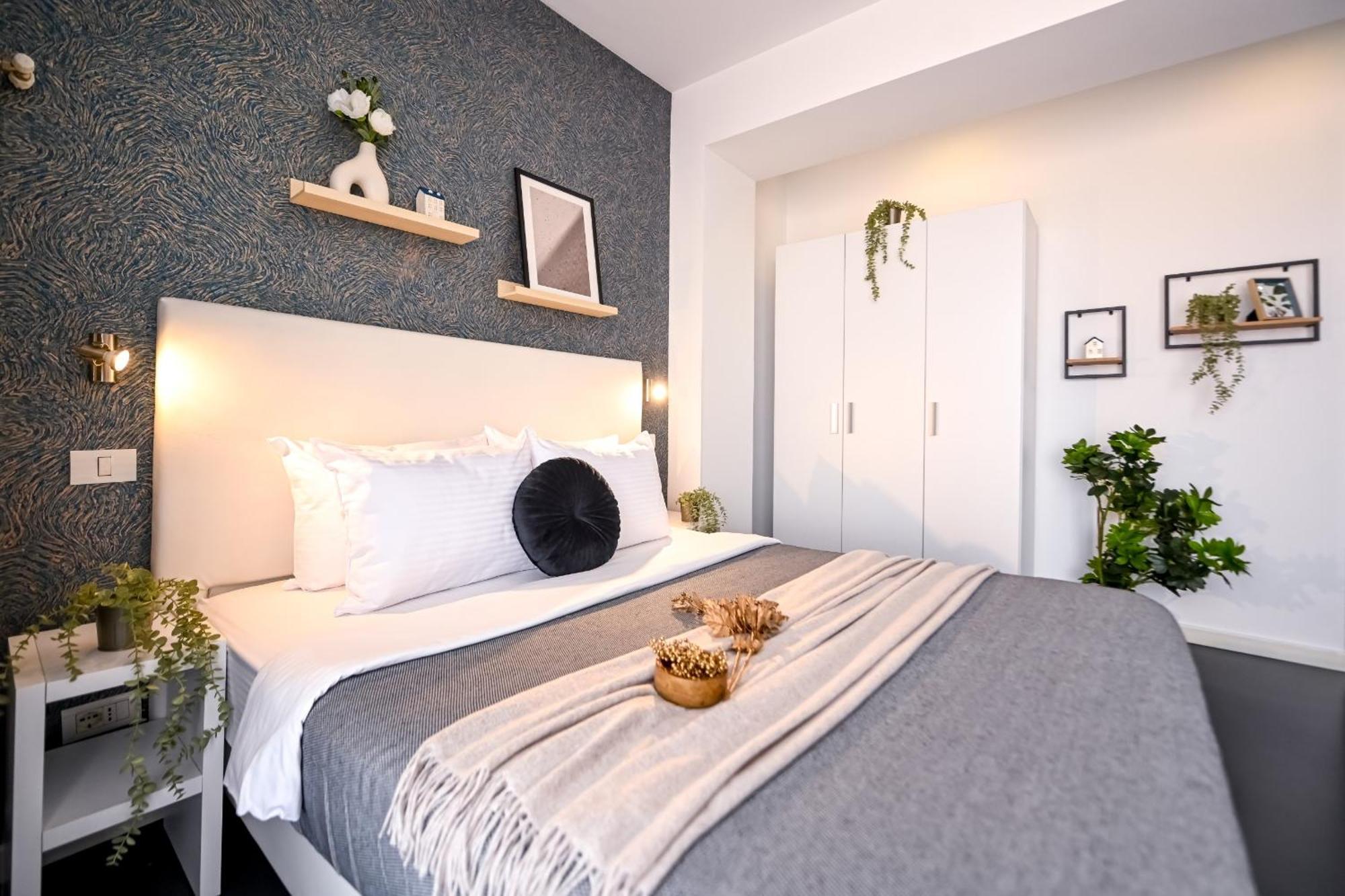 Urban Elegance - Stylish Central Accommodation Букурещ Екстериор снимка