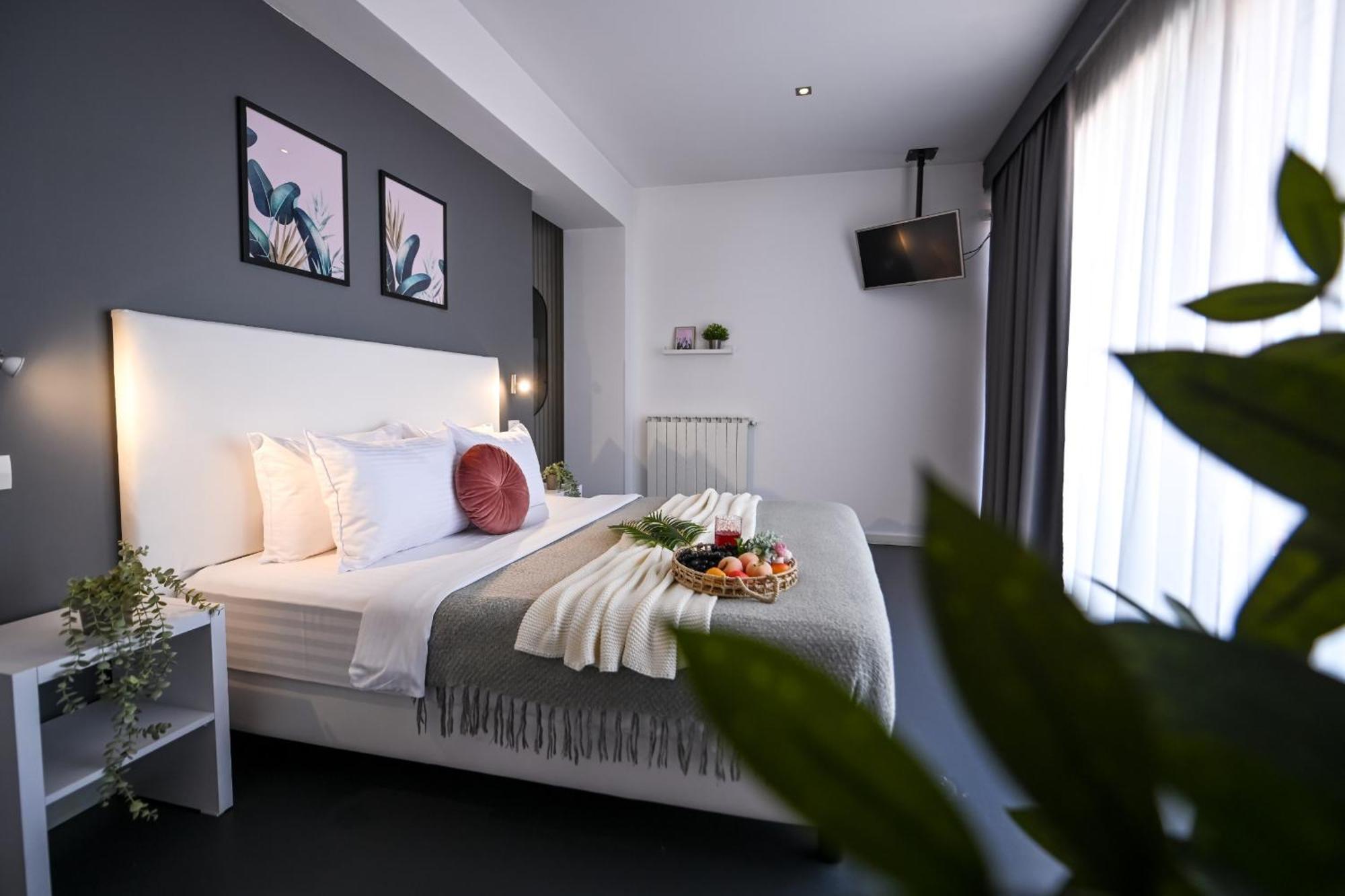 Urban Elegance - Stylish Central Accommodation Букурещ Стая снимка