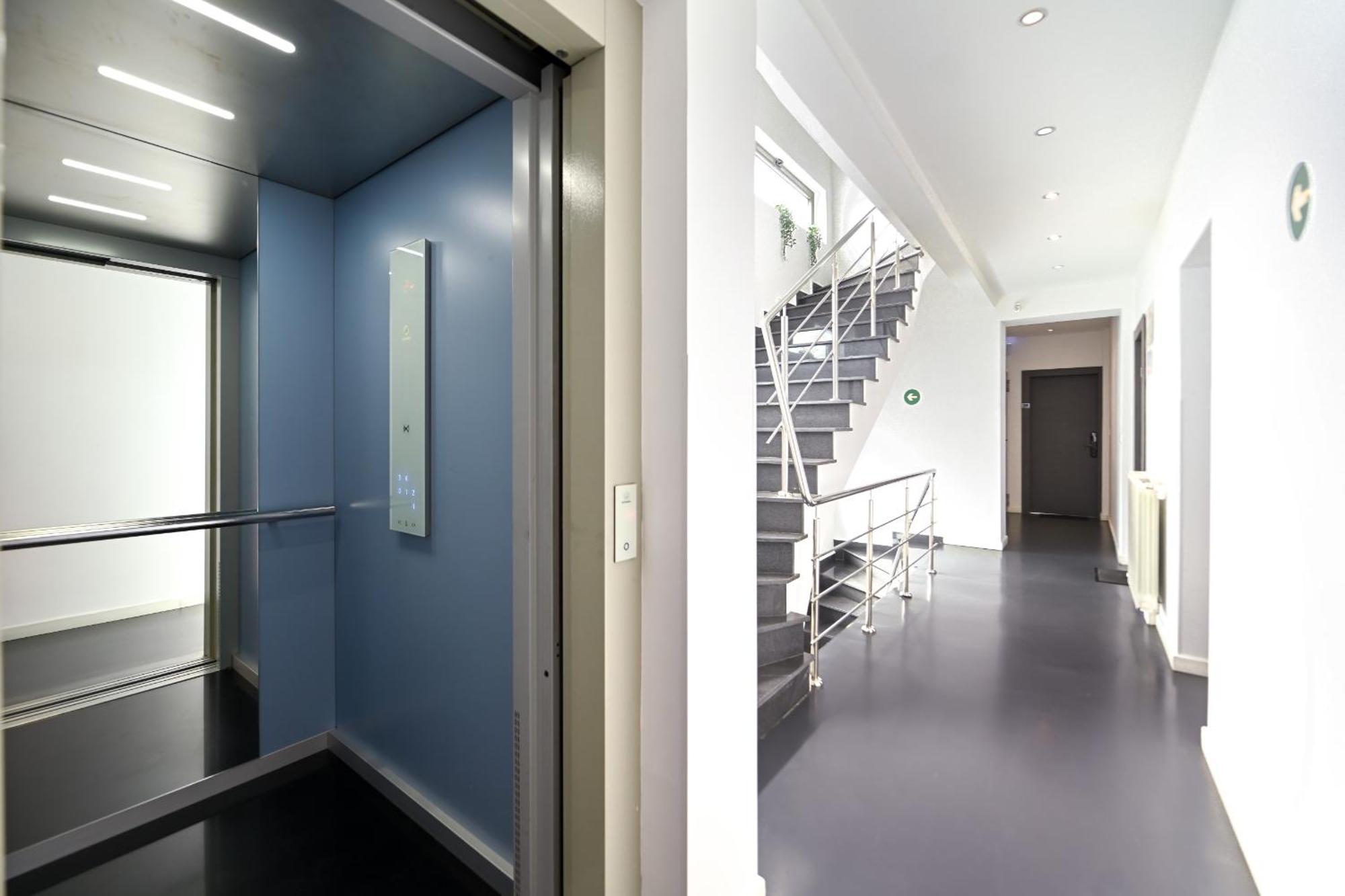 Urban Elegance - Stylish Central Accommodation Букурещ Екстериор снимка