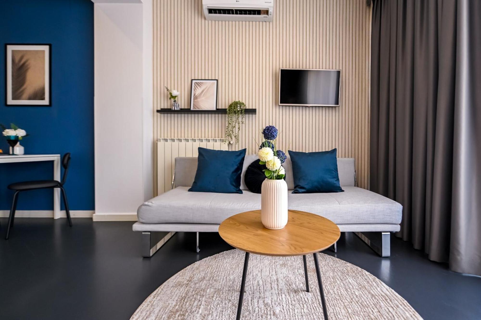 Urban Elegance - Stylish Central Accommodation Букурещ Стая снимка