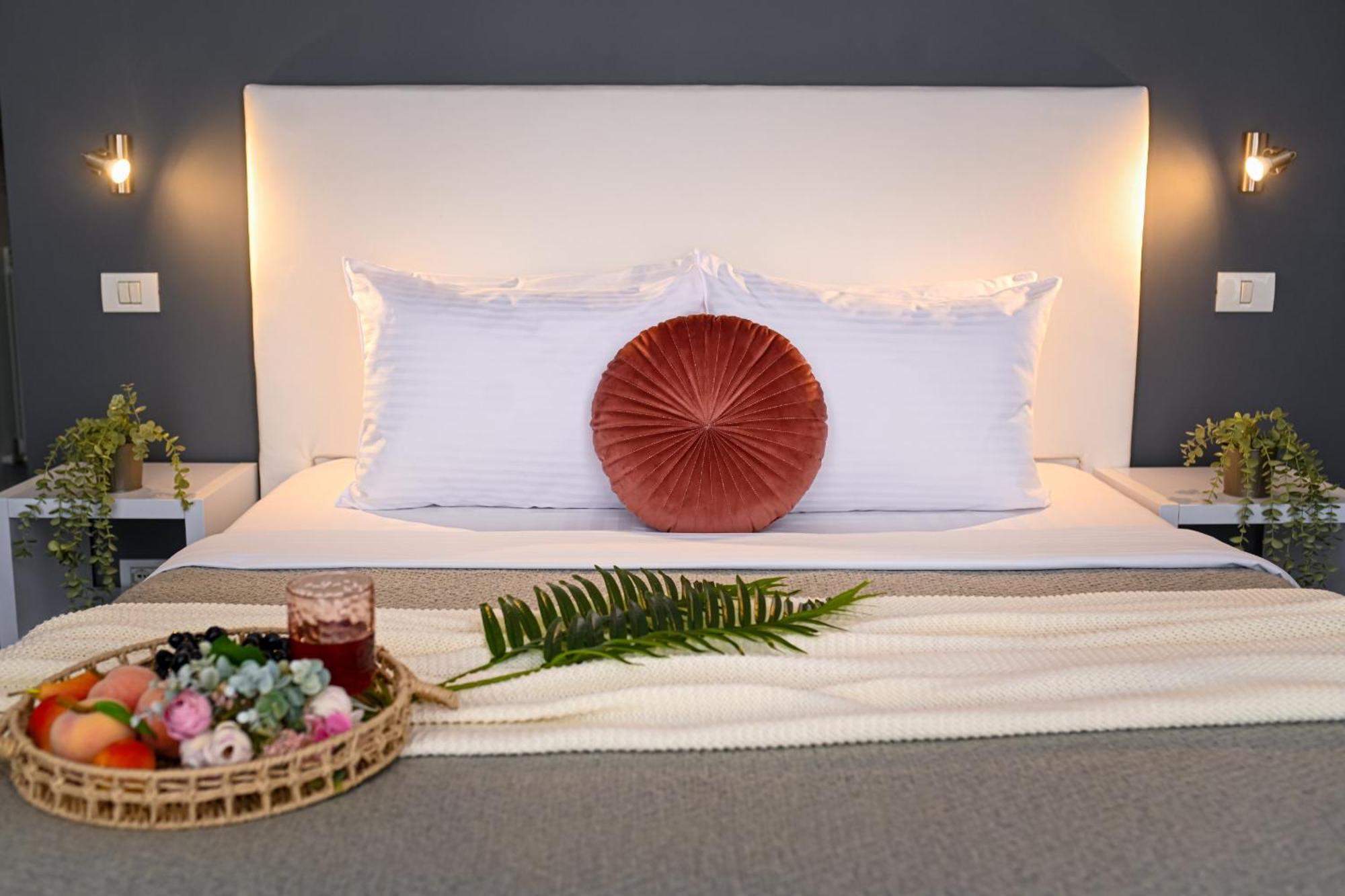 Urban Elegance - Stylish Central Accommodation Букурещ Стая снимка