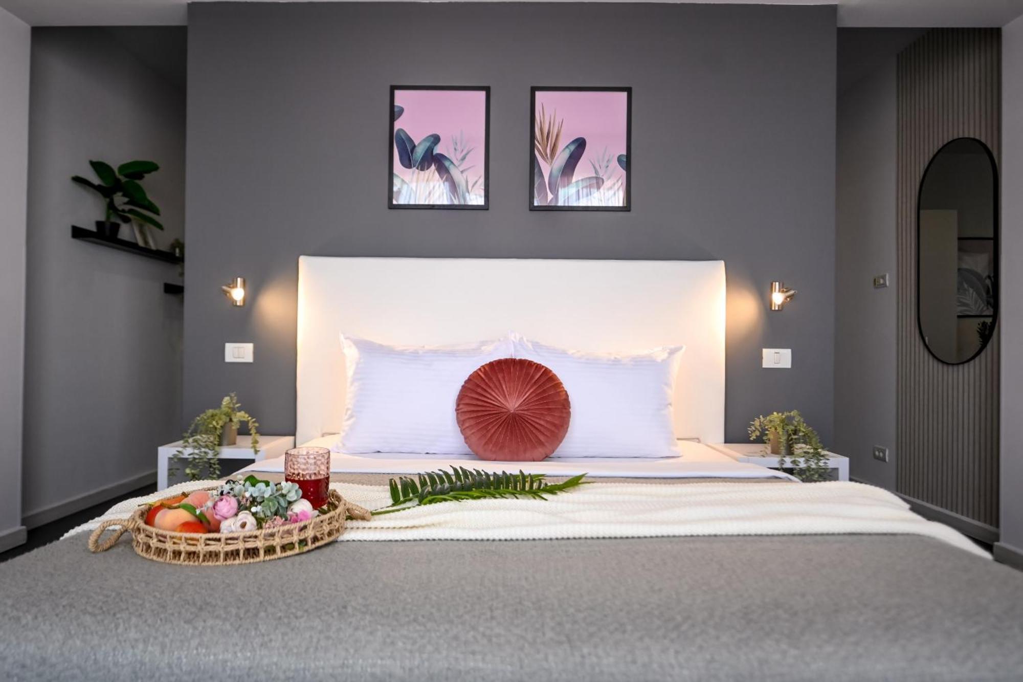 Urban Elegance - Stylish Central Accommodation Букурещ Стая снимка