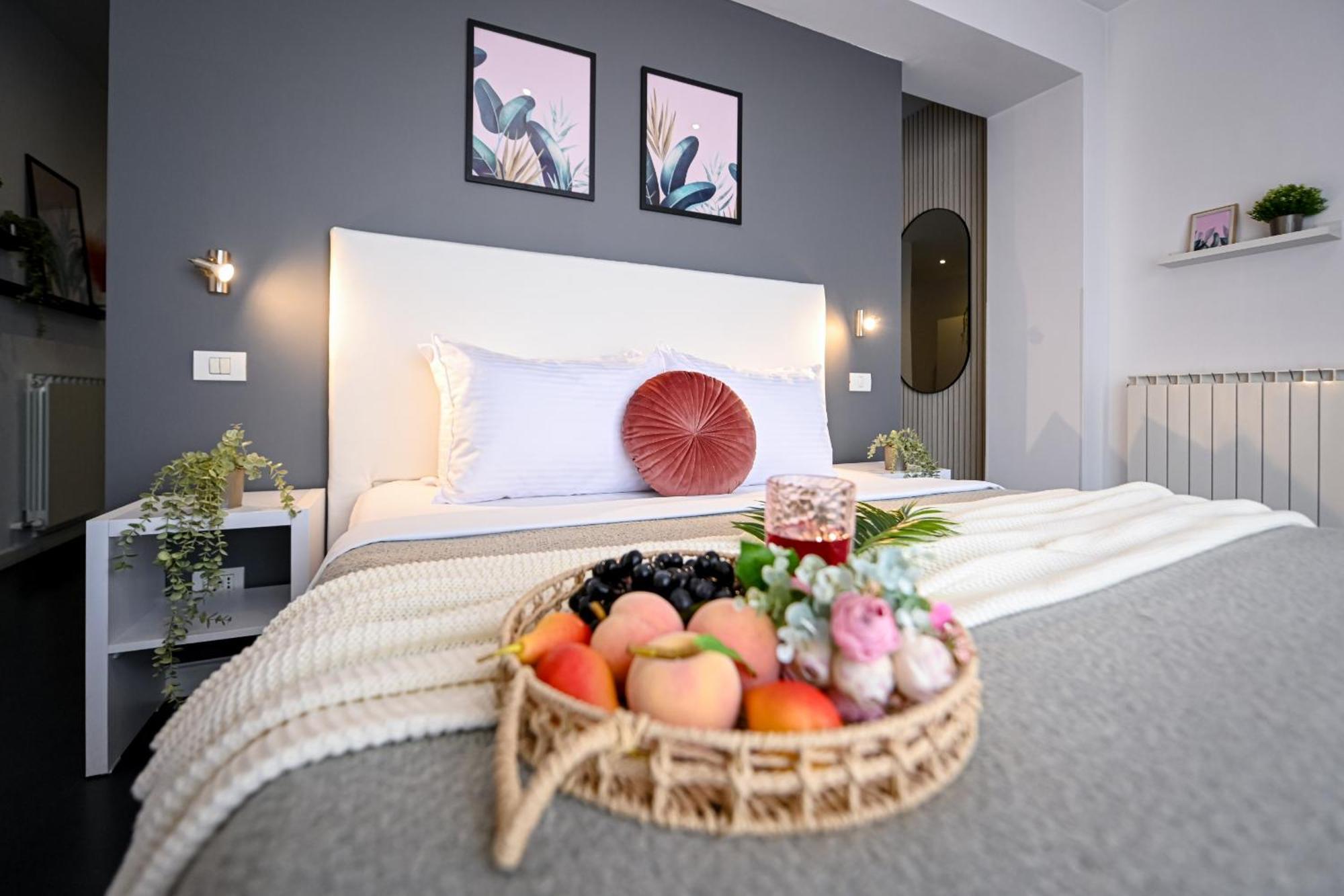 Urban Elegance - Stylish Central Accommodation Букурещ Стая снимка