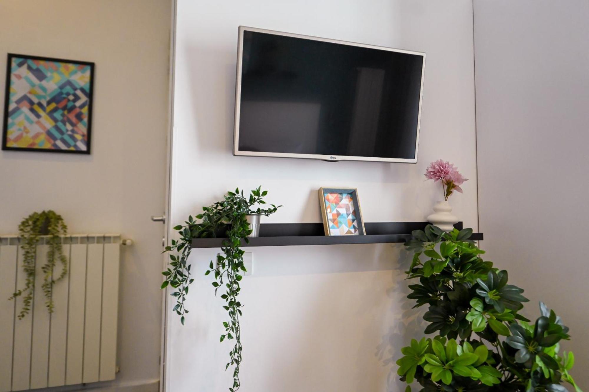 Urban Elegance - Stylish Central Accommodation Букурещ Стая снимка