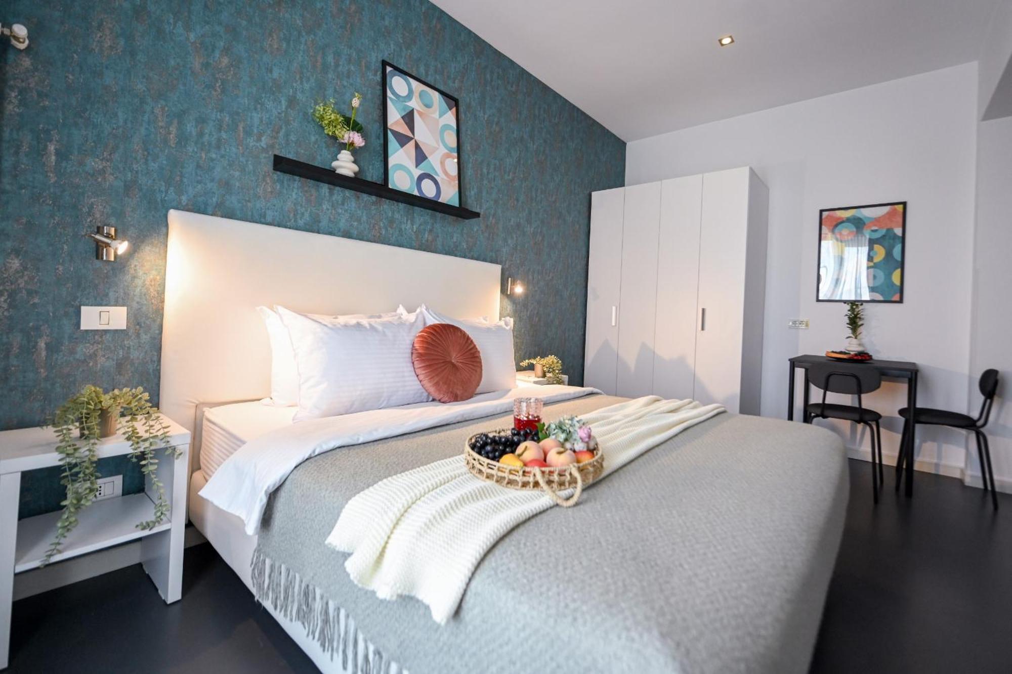 Urban Elegance - Stylish Central Accommodation Букурещ Стая снимка
